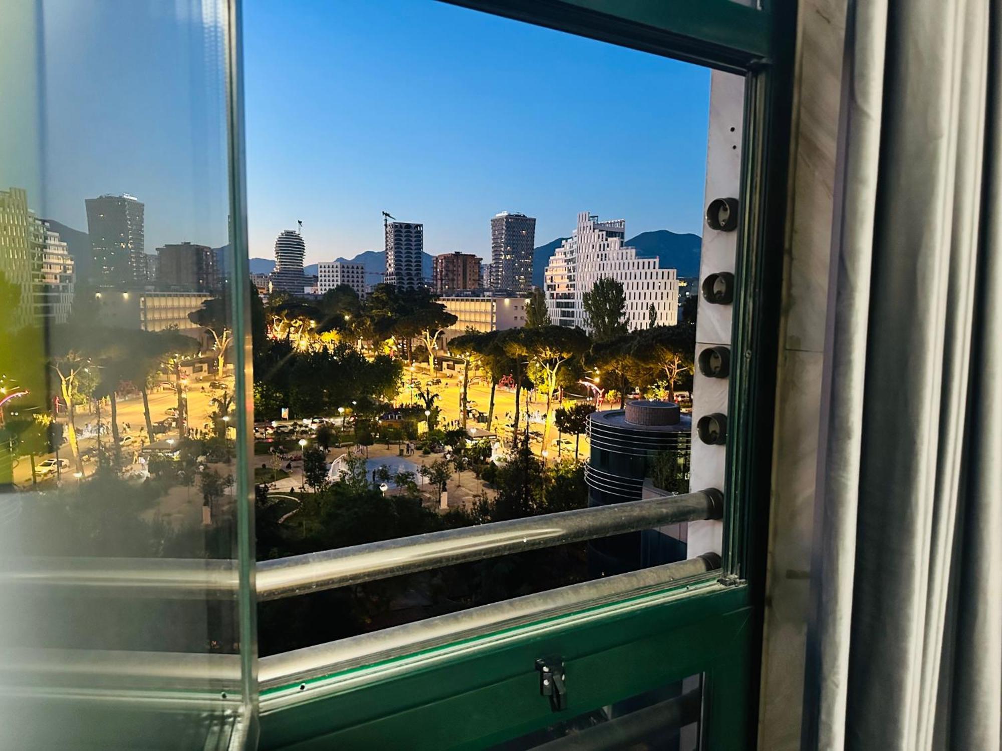 Amo Tower Tirana Center Daire Dış mekan fotoğraf